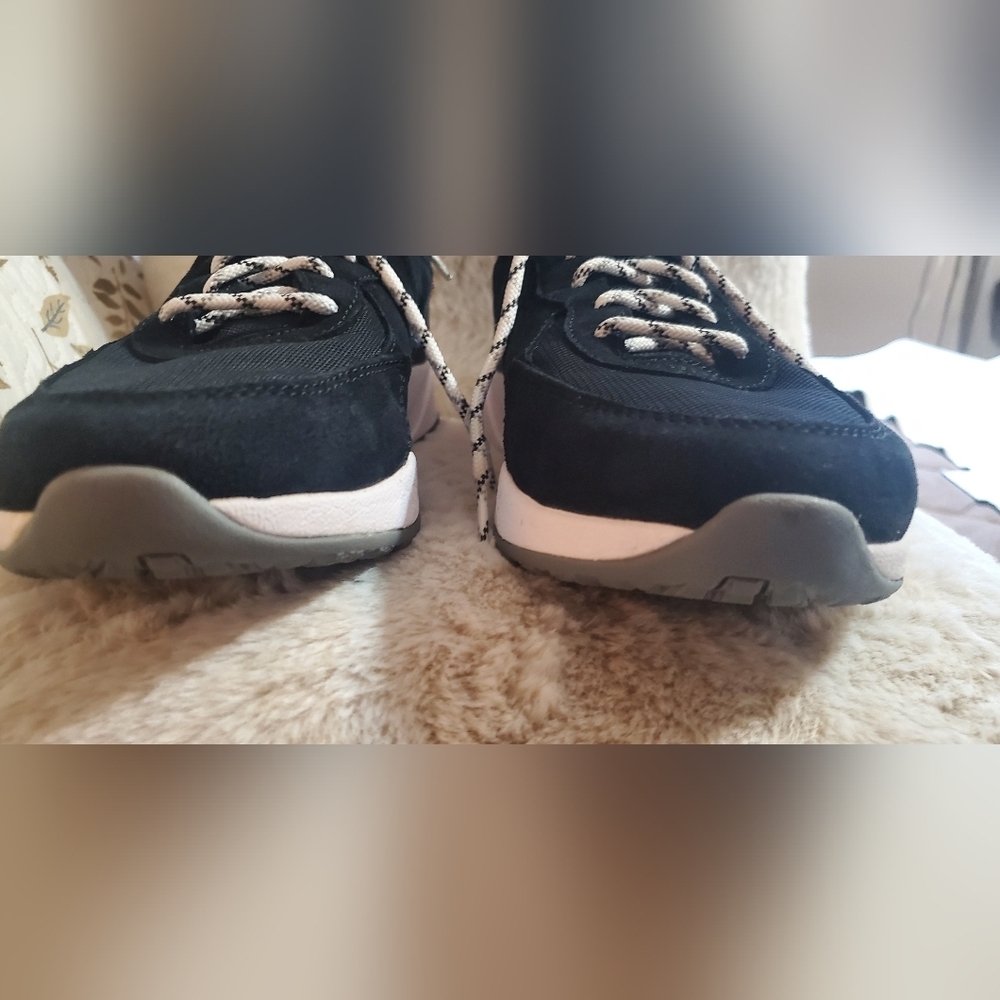 Columbia Men's Waterproof Horizon Lane Hiking Sneakers. Sz 10 Like New - Picture 7 of 9